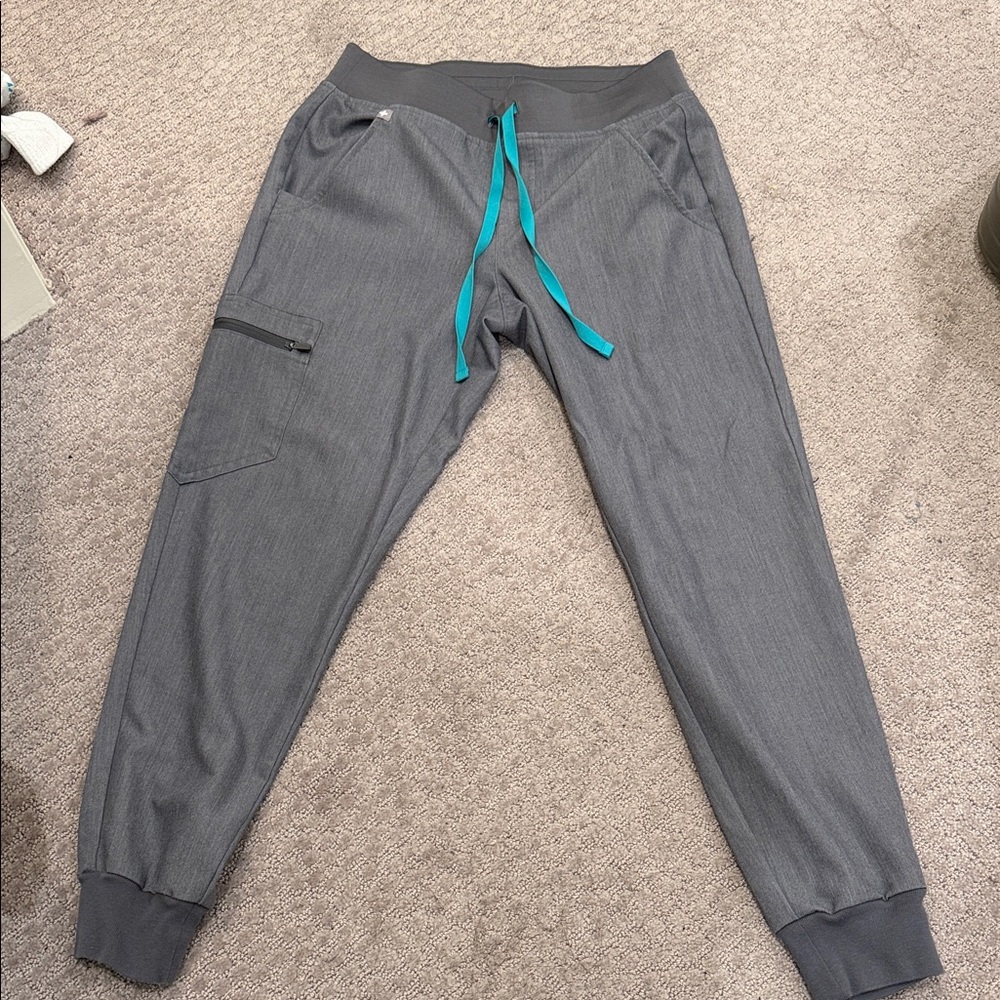 Figs XS PETITE Women’s Gray Jogger Scrub Pants with Teal Pant Strings